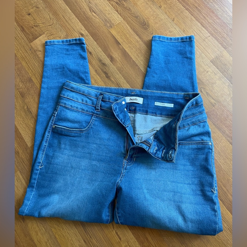 💙 Angels 💙 EverShape Skinny Jeans